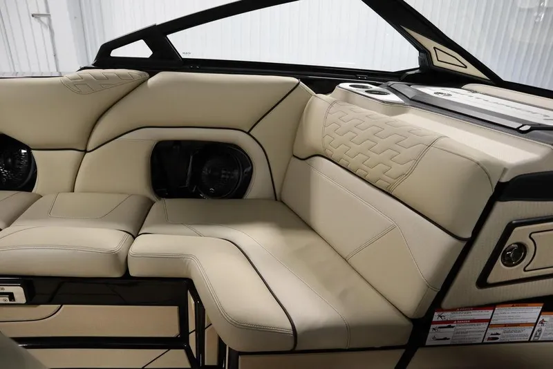 Slide: The Image of Centurion Ri230 2024 - 65