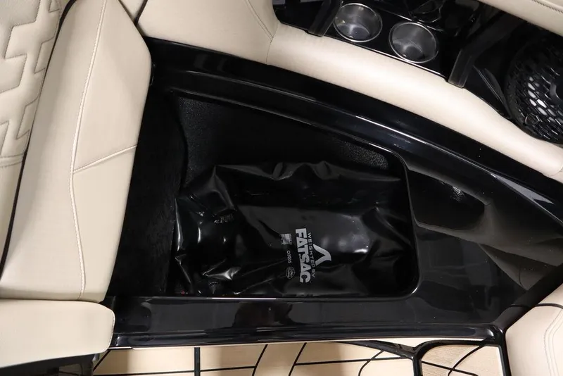 Slide: The Image of Centurion Ri230 2024 - 96