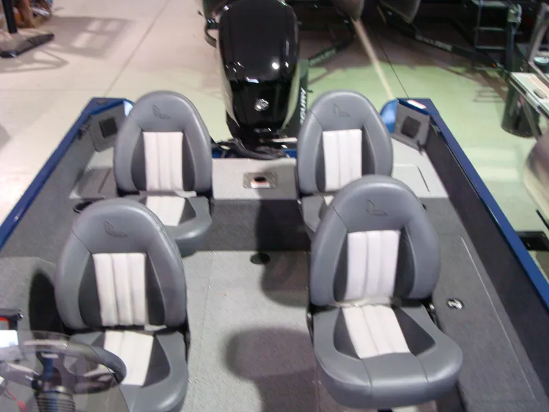 Slide: The Image of Lowe Fishing Machine 1775 2023 - 10