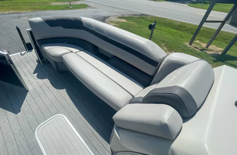 Slide: The Image of Sylvan L-5 CLZ DH 2022 - 10