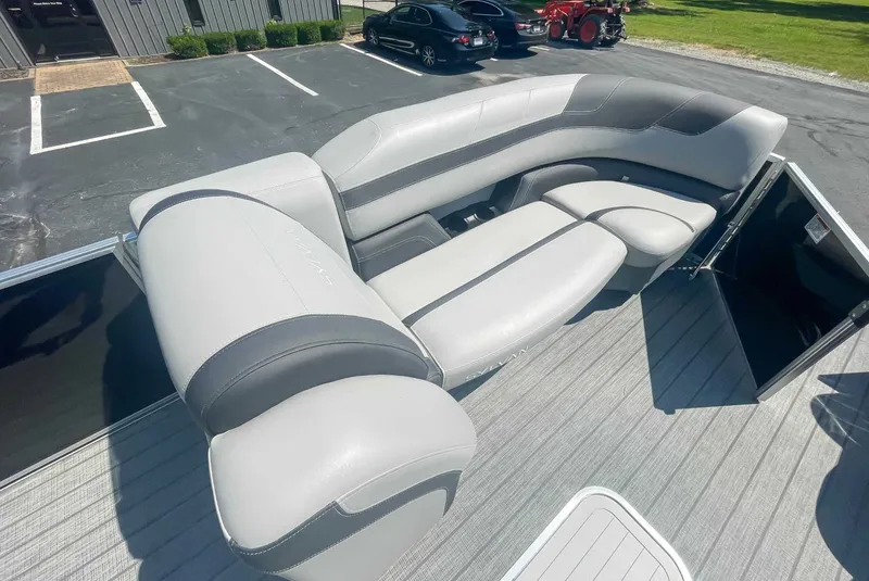 Slide: The Image of Sylvan L-5 CLZ DH 2022 - 9