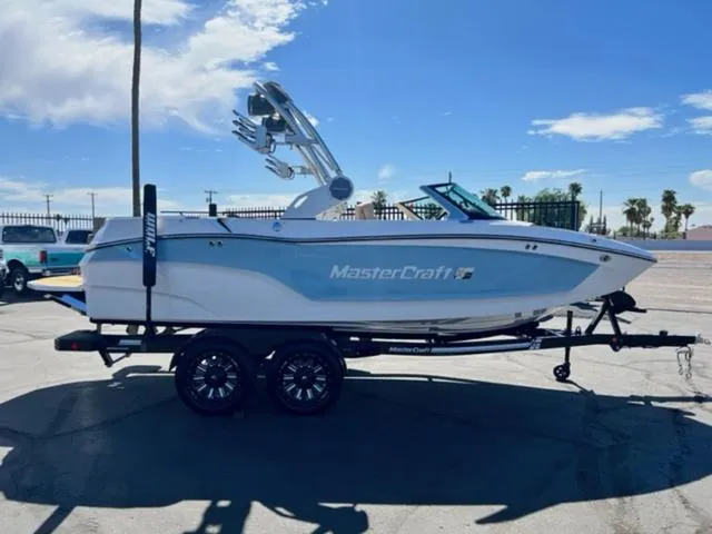 Slide: The Image of MasterCraft XT20 2024 - 5