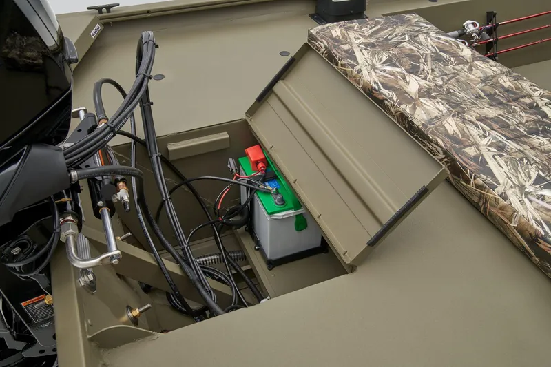 Slide: The Image of Tracker Grizzly 1860 CC 2024 - 22