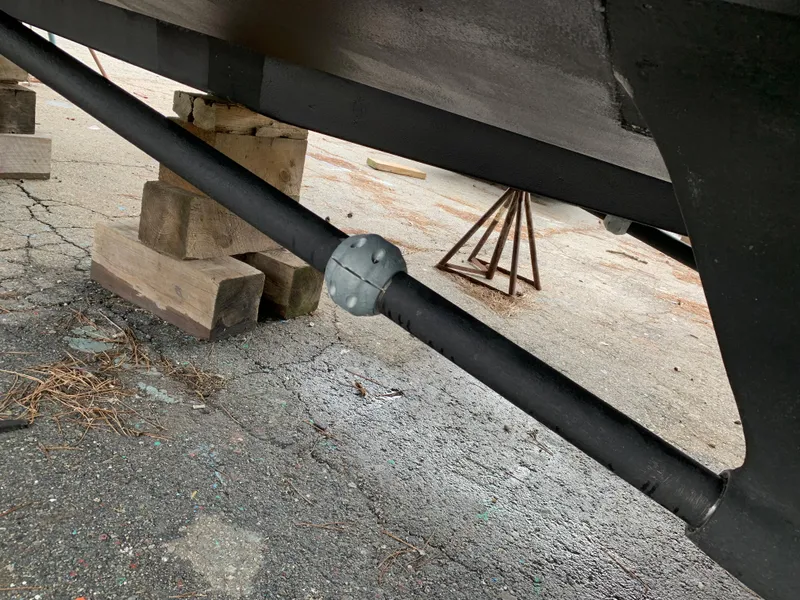 Slide: The Image of Propeller shaft of a 1998 Viking 60 CMY yacht on dry dock. - 16