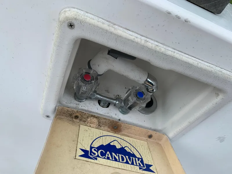 Slide: The Image of 1998 Viking 60 CMY boat faucet with Scandvik label - 30