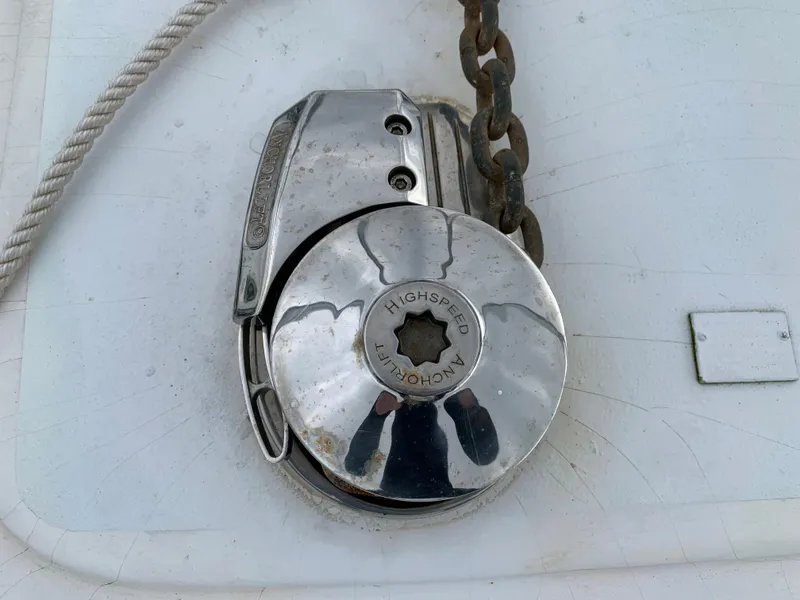 Slide: The Image of Viking 60 CMY 1998 boat anchor windlass with chain and rope. - 35