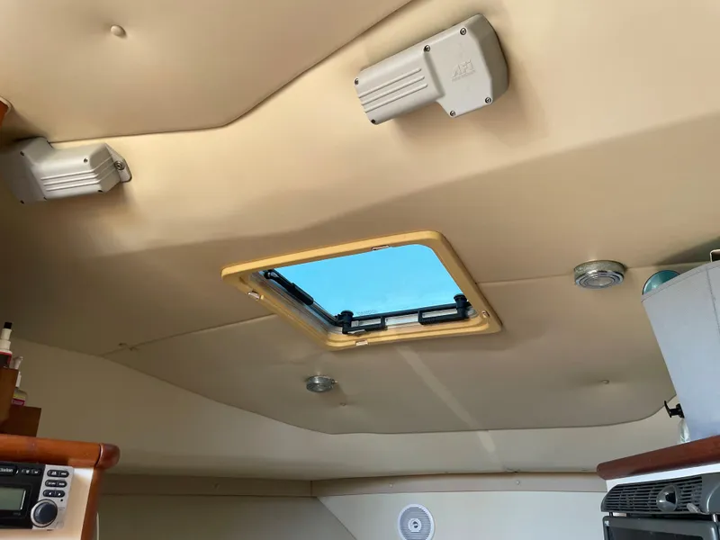 Slide: The Image of Pursuit 3070 Offshore 2005 - 55