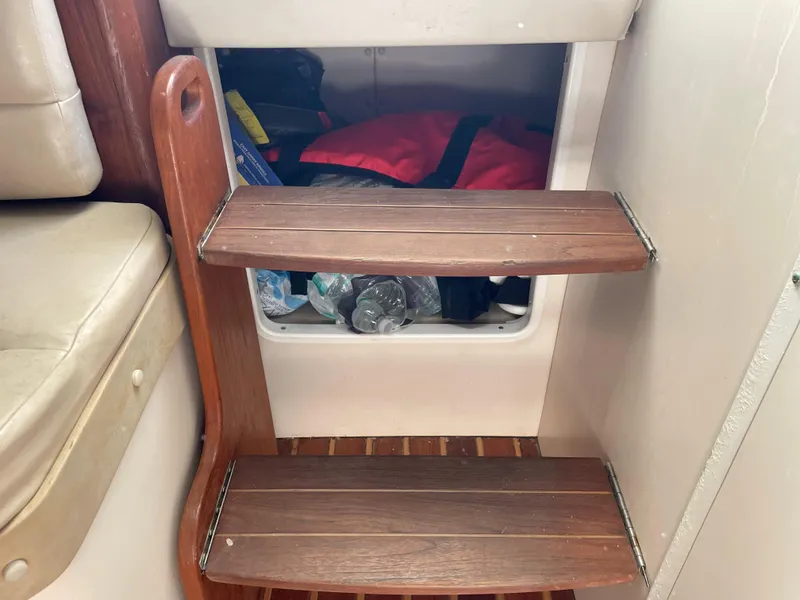 Slide: The Image of Pursuit 3070 Offshore 2005 - 61