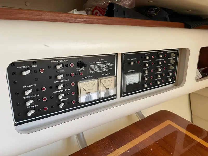 Slide: The Image of Pursuit 3070 Offshore 2005 - 62