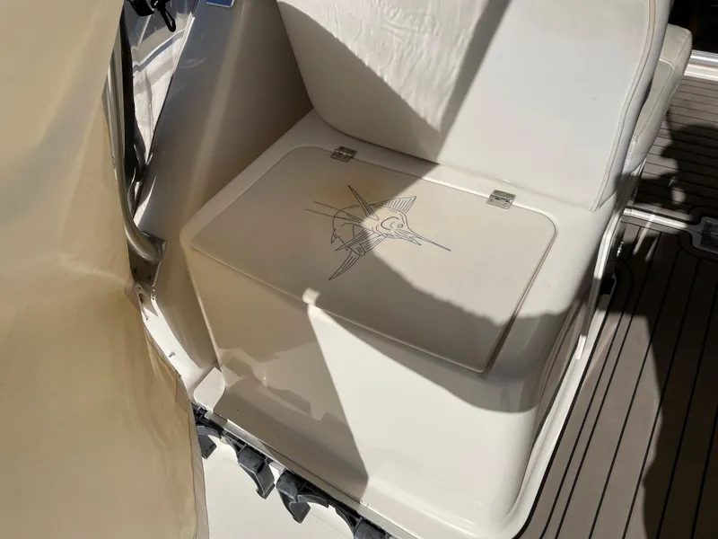 Slide: The Image of Pursuit 3070 Offshore 2005 - 71