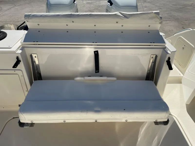 Slide: The Image of Pursuit 3070 Offshore 2005 - 73