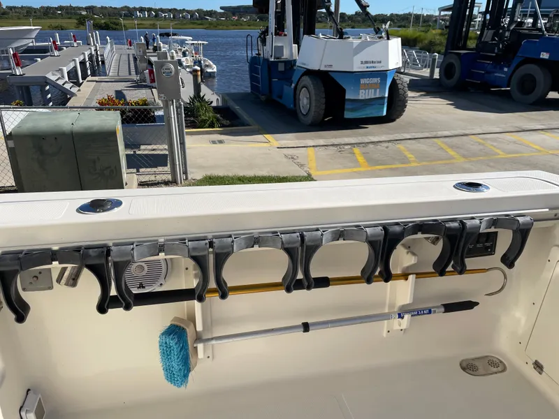 Slide: The Image of Pursuit 3070 Offshore 2005 - 74