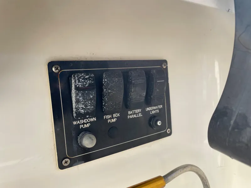 Slide: The Image of Pursuit 3070 Offshore 2005 - 75