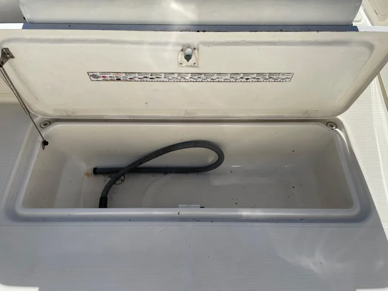 Slide: The Image of Pursuit 3070 Offshore 2005 - 77