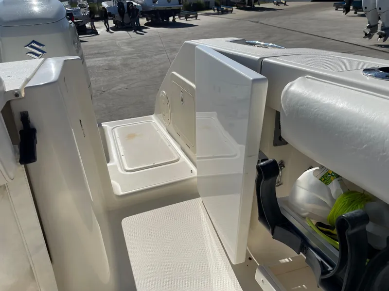 Slide: The Image of Pursuit 3070 Offshore 2005 - 80