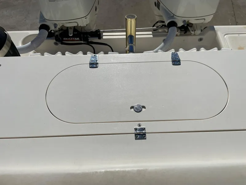 Slide: The Image of Pursuit 3070 Offshore 2005 - 81