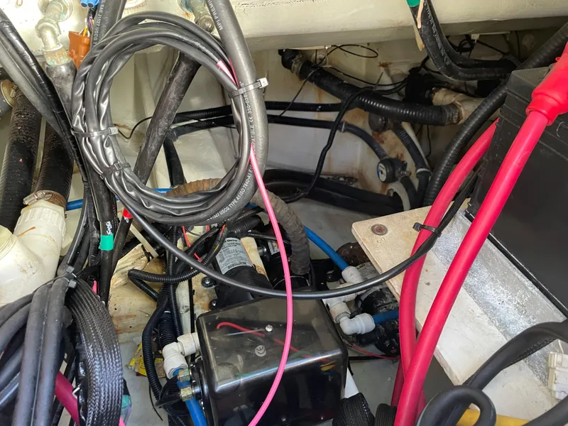 Slide: The Image of Pursuit 3070 Offshore 2005 - 84