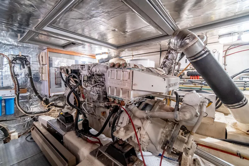 Slide: The Image of Engine room of a 2003 Ocean Alexander 48 Sedan yacht. - 28