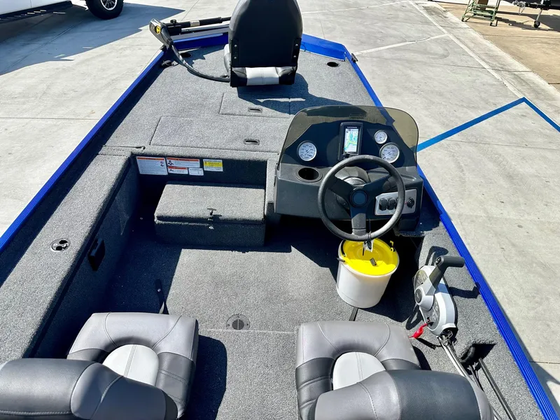 Slide: The Image of Crestliner 1600 Storm w/ 40HP Mercury Fourstroke! 2024 - 6