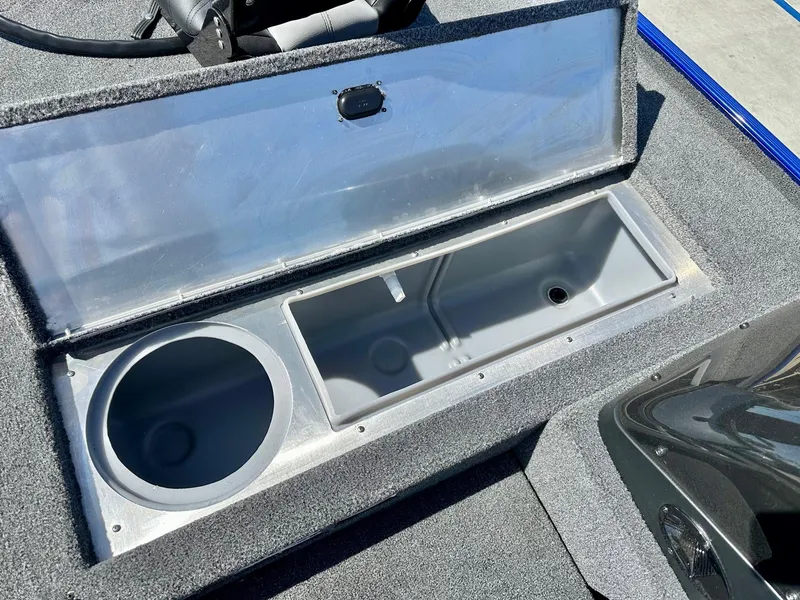 Slide: The Image of Crestliner 1600 Storm w/ 40HP Mercury Fourstroke! 2024 - 7