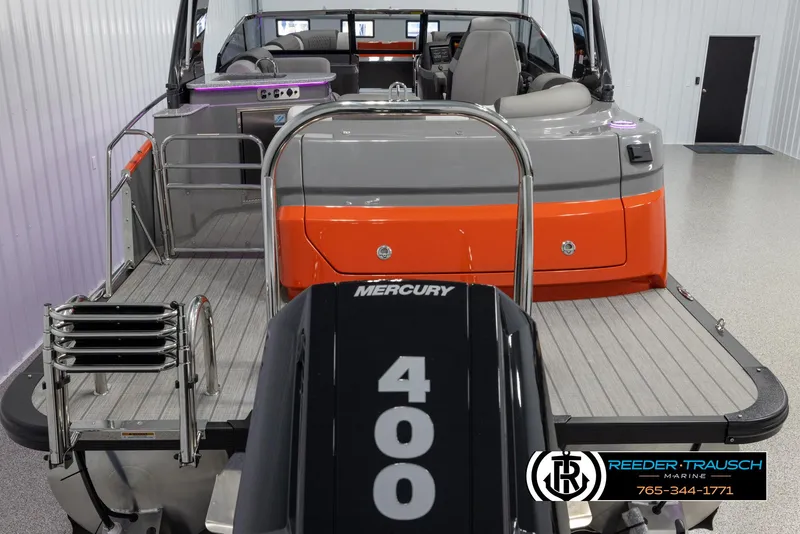 Slide: The Image of 2024 Avalon 2785 Excalibur EL with Mercury 400 outboard engine, rear view. - 15