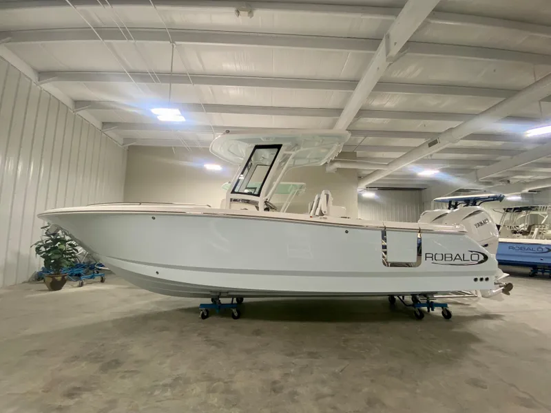 The Image of 2024 Robalo R250 boat in indoor showroom. - 0