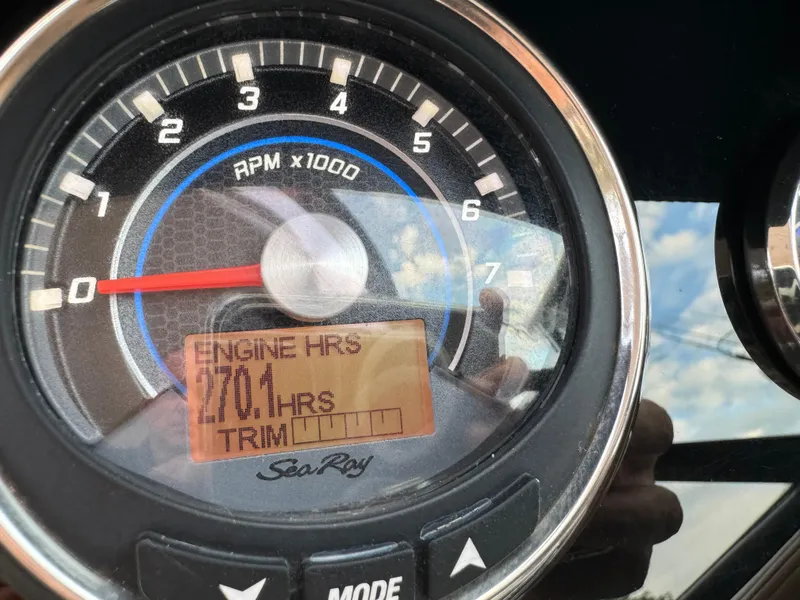 Slide: The Image of Sea Ray 350 SLX 2015 - 52