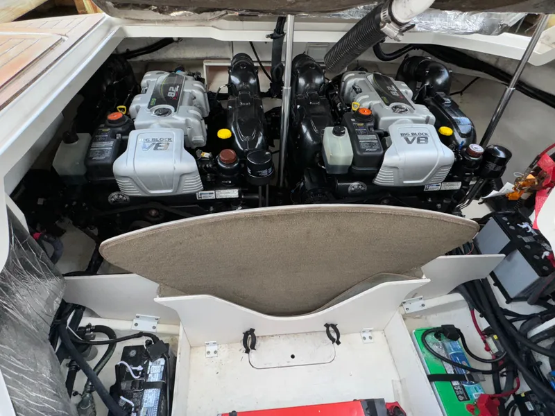 Slide: The Image of Sea Ray 350 SLX 2015 - 53