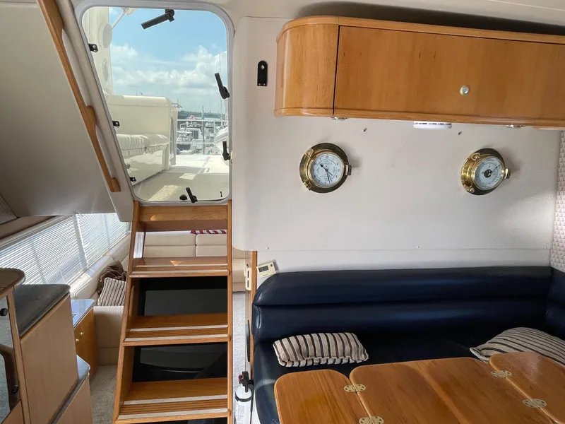 Slide: The Image of Bayliner 4788 Pilot House Motoryacht 1998 - 50
