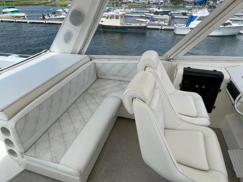 Slide: The Image of Bayliner 4788 Pilot House Motoryacht 1998 - 55