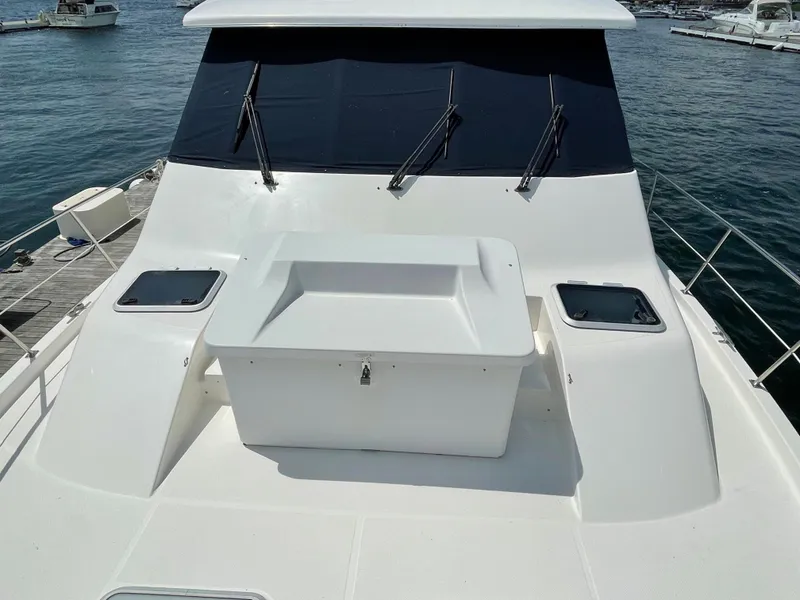 Slide: The Image of Bayliner 4788 Pilot House Motoryacht 1998 - 68