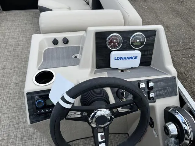 Slide: The Image of Harris Cruiser 210 CW 2023 - 10