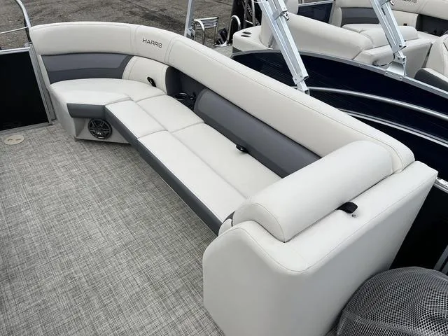 Slide: The Image of Harris Cruiser 210 CW 2023 - 11