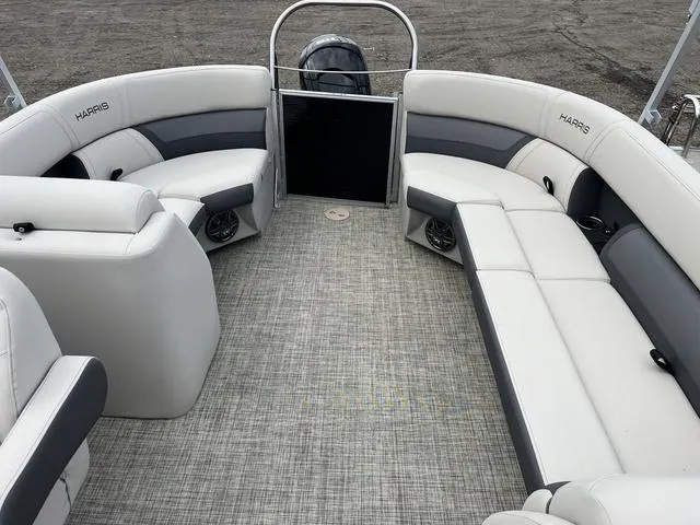 Slide: The Image of Harris Cruiser 210 CW 2023 - 12