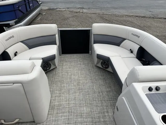 Slide: The Image of Harris Cruiser 210 CW 2023 - 8