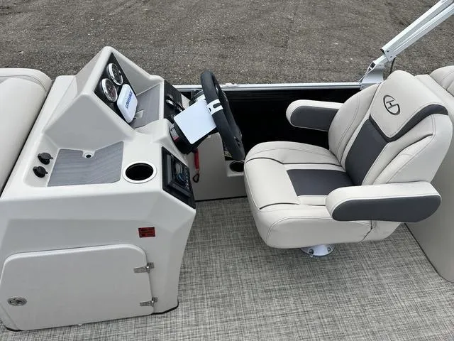 Slide: The Image of Harris Cruiser 210 CW 2023 - 9