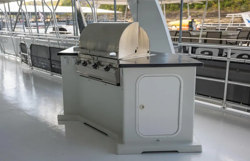 Slide: The Image of Outdoor grill on a Sharpe 20 x 100 houseboat, 2007 model. - 42