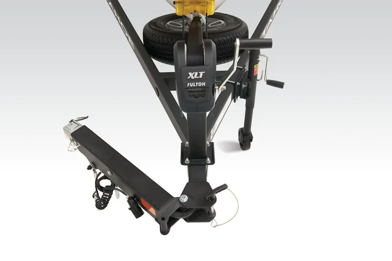 Slide: The Image of Tahoe 210 Si Limited - 11