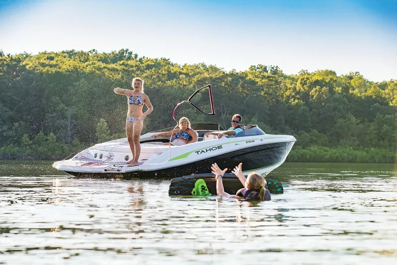 Slide: The Image of Tahoe 210 Si Limited - 42