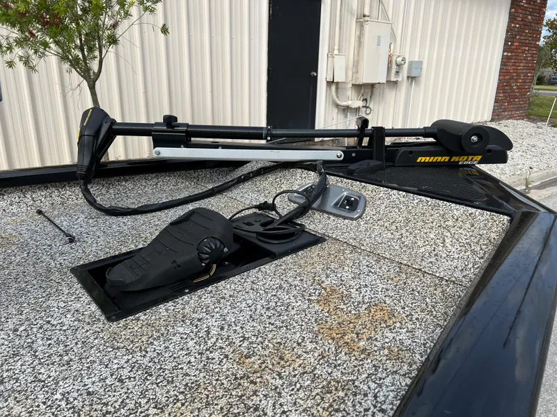 Slide: The Image of 2015 Tracker Pro Team 175 TXW boat with Minn Kota trolling motor. - 4