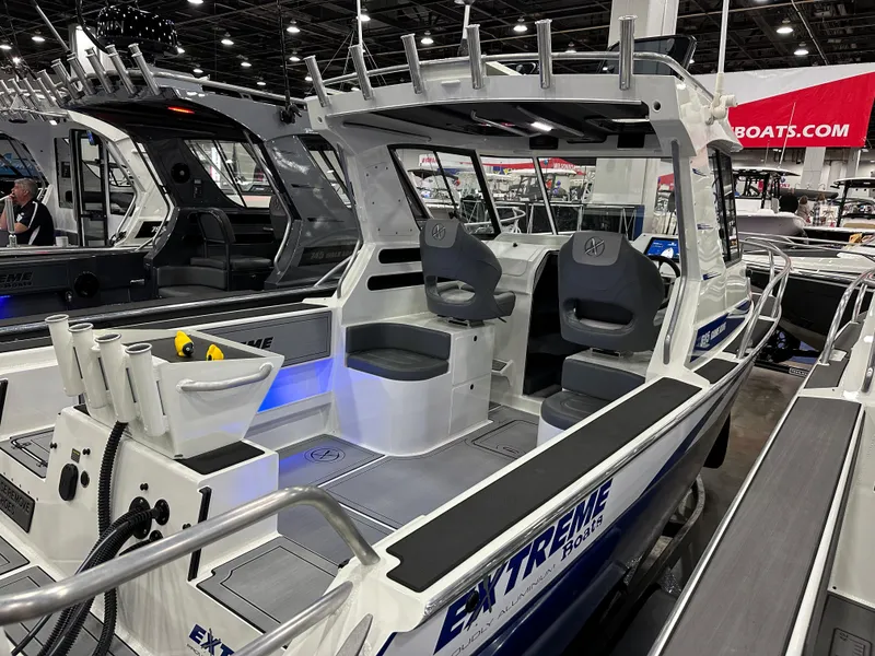 Slide: The Image of New Extreme Boats 695 Game King 23' - 0