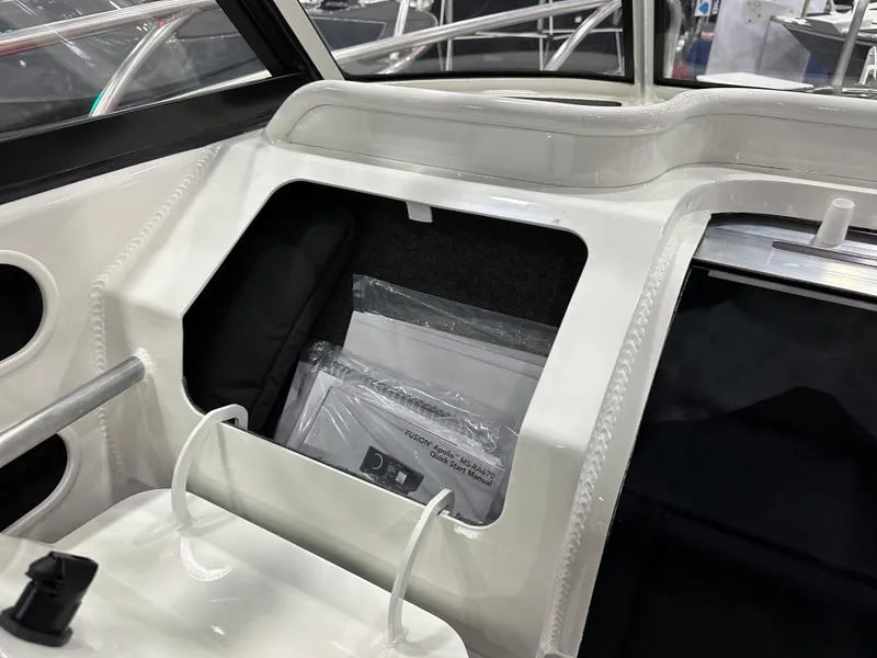 Slide: The Image of Huge amount of Space in Glove Box - 18