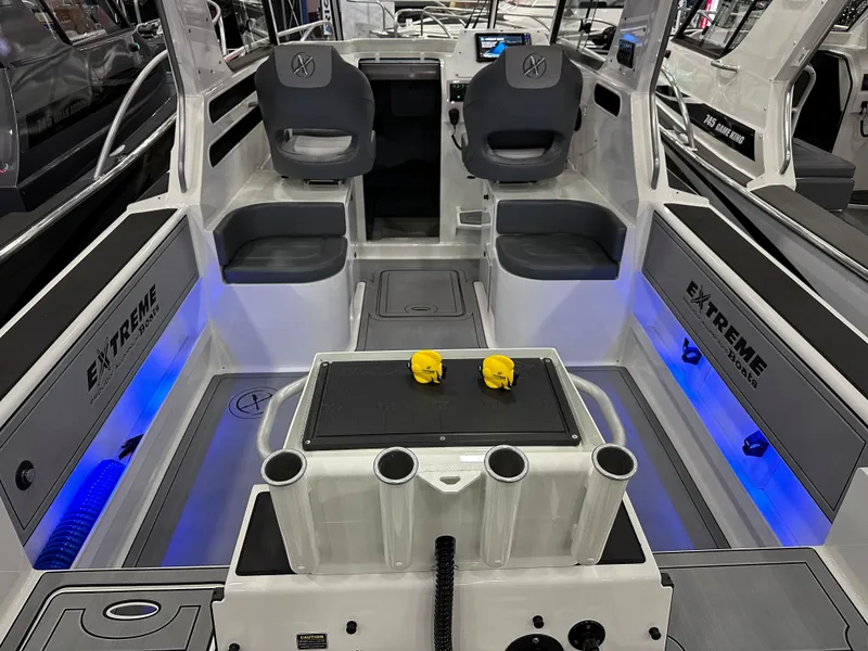 Slide: The Image of Cockpit View of the 695 Extreme Boats Game King - 7