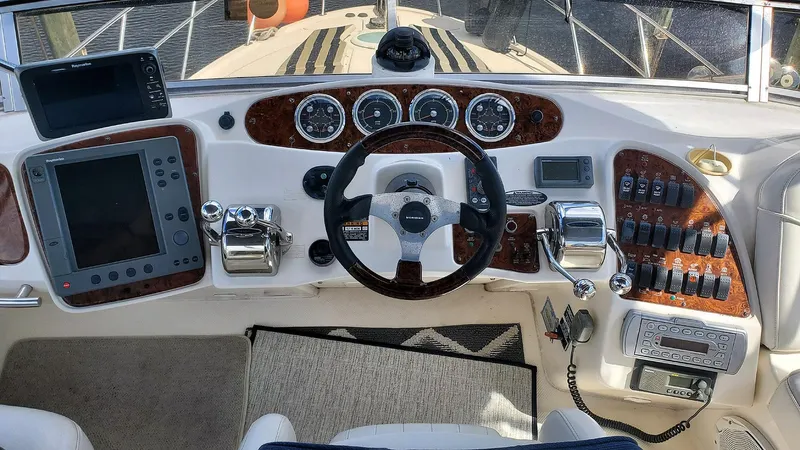 Slide: The Image of Flybridge Helm - 32