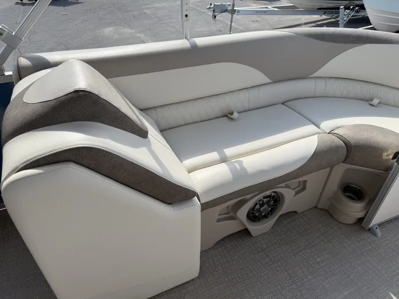 Slide: The Image of Avalon 2385 LSZ QL 2023 - 38