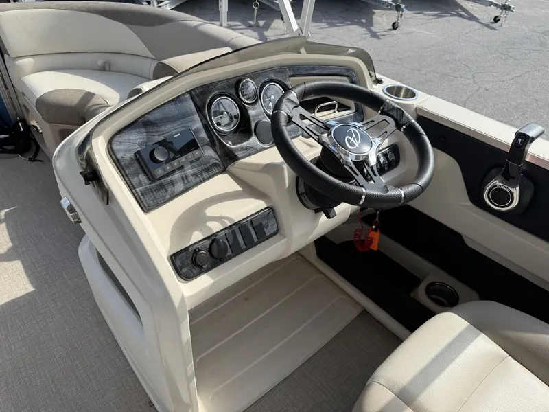 Slide: The Image of Avalon 2385 LSZ QL 2023 - 28