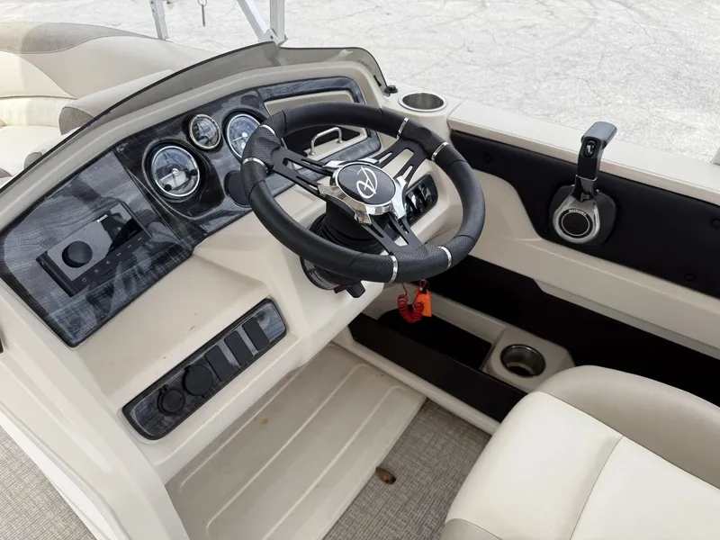 Slide: The Image of Avalon 2385 LSZ QL 2023 - 26