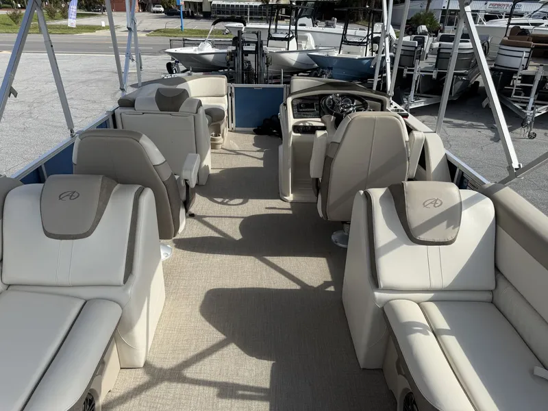 Slide: The Image of Avalon 2385 LSZ QL 2023 - 44