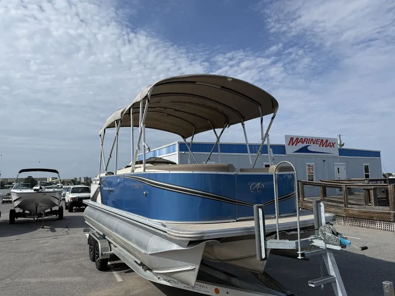 Slide: The Image of Avalon 2385 LSZ QL 2023 - 3