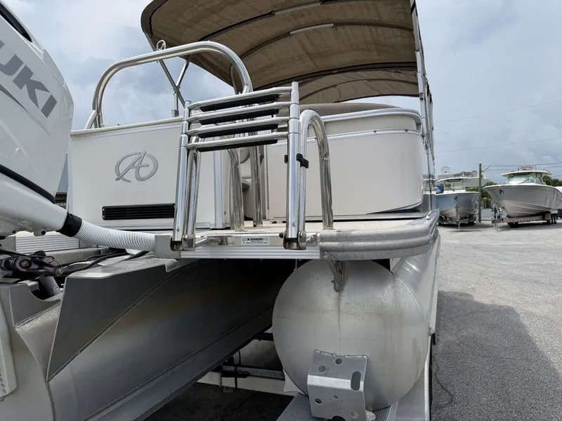 Slide: The Image of Avalon 2385 LSZ QL 2023 - 15